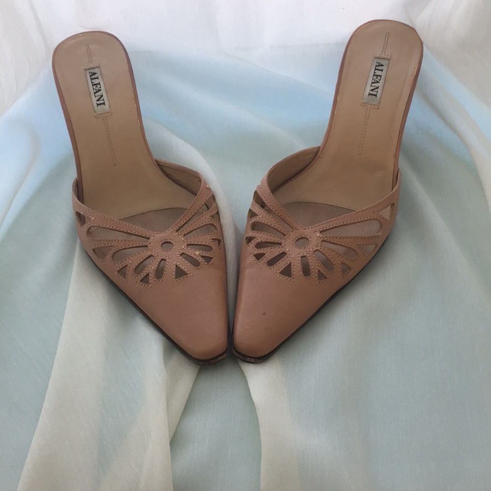 Alfani Mules